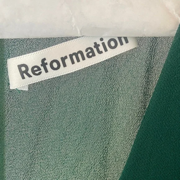 Reformation Cosa Tiered Crepe de Chine
Midi Dress - Picture 3 of 8